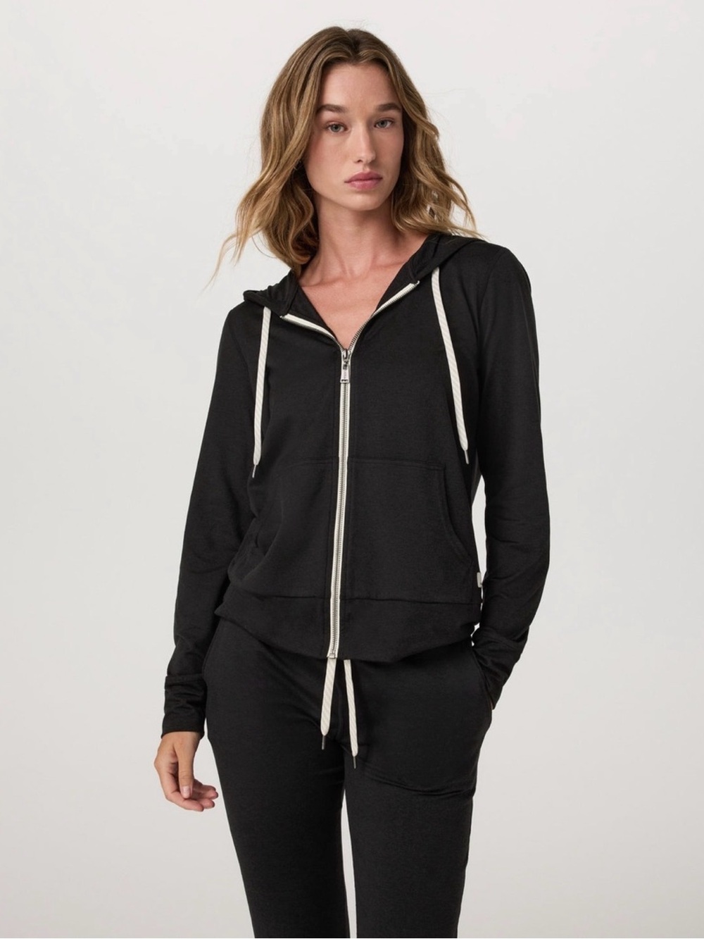 Vuori Halo Performance Joggers and Zip Up Hoodie Set (Both Size Small)